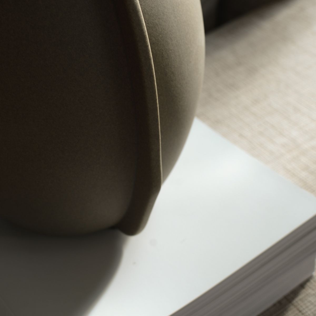 Edge vase, taupe