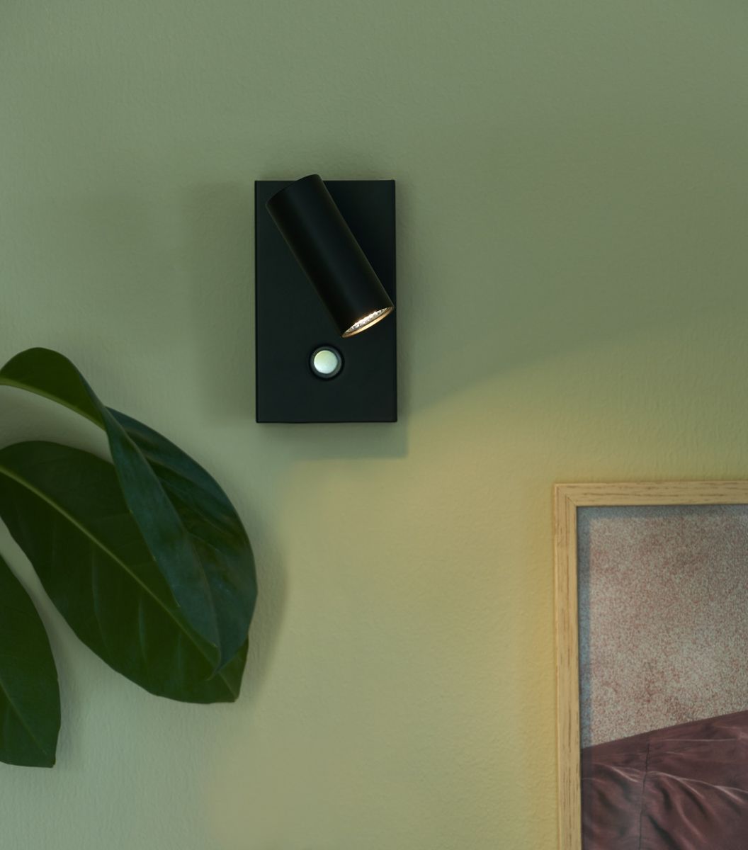 Omari vegglampe, black