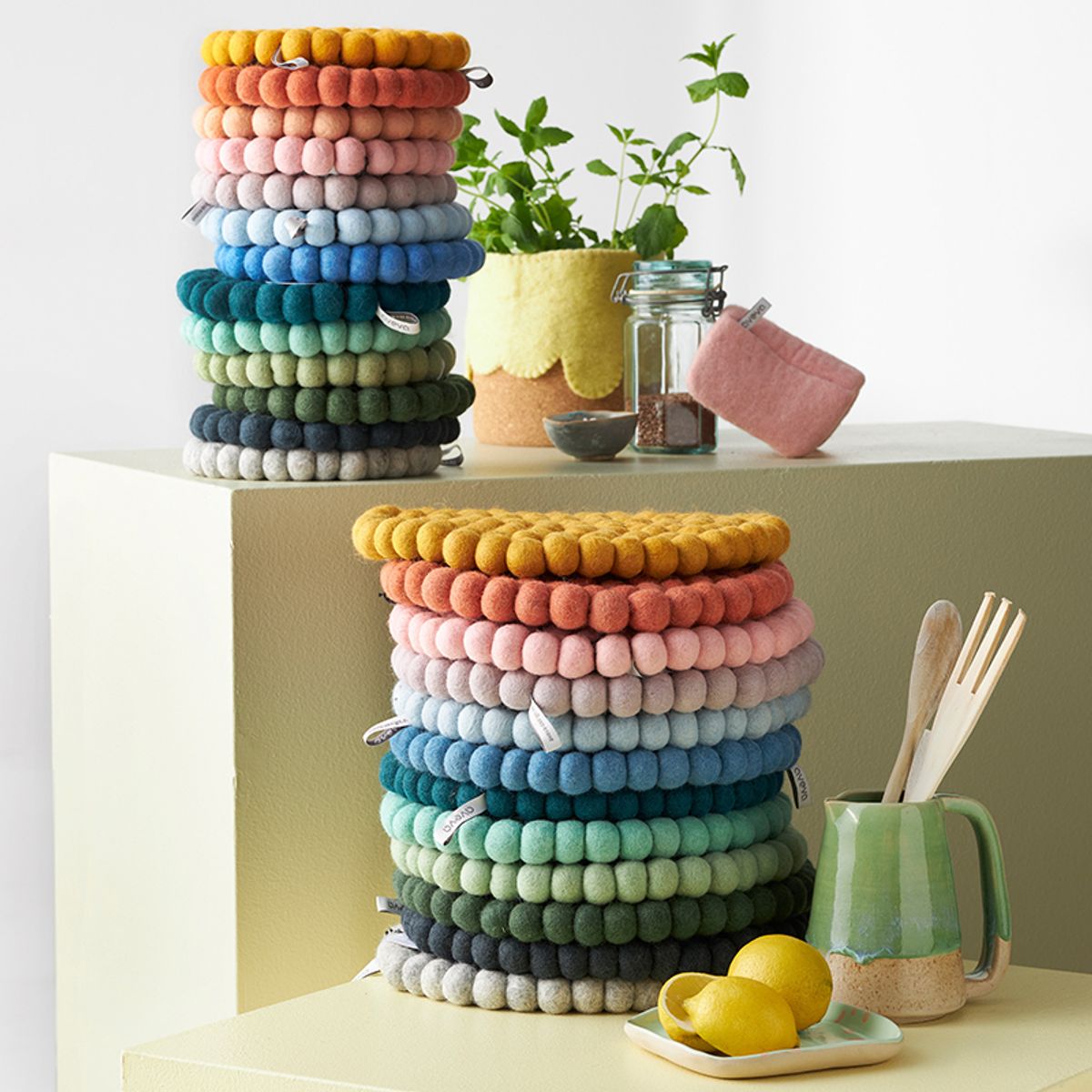 Gryteunderlag, raw grey